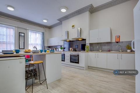 1 bedroom in a house share to rent, St. James's Street, Nottingham, NG1