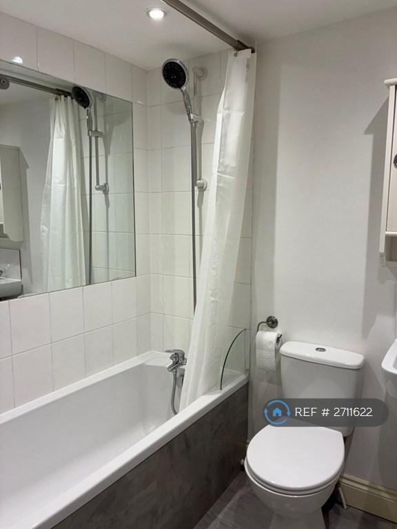Bath With Shower