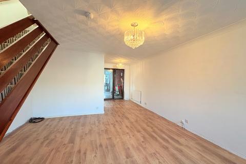 3 bedroom semi-detached house to rent, Hazel Mead, Brynmenyn, Bridgend