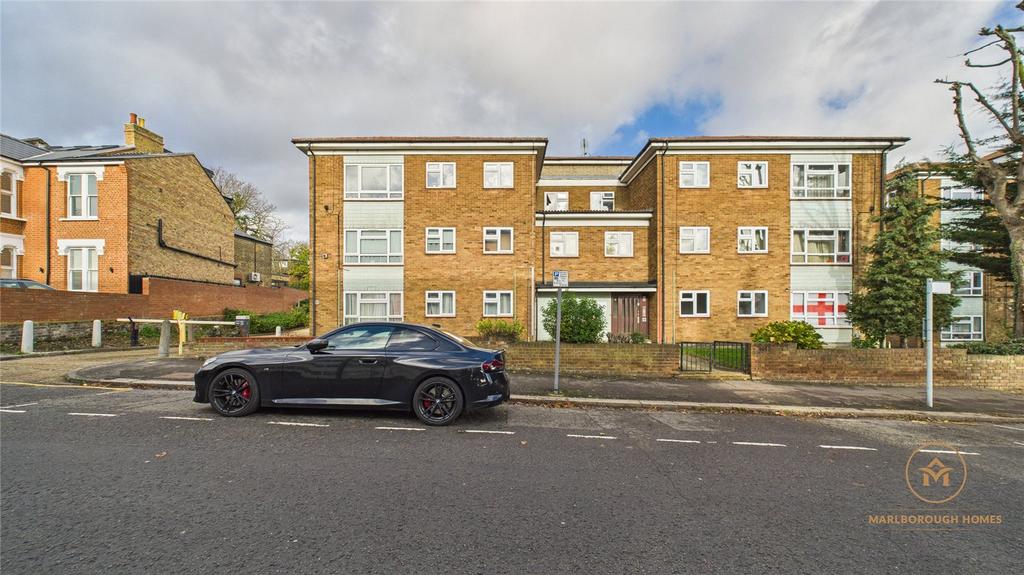 London E18