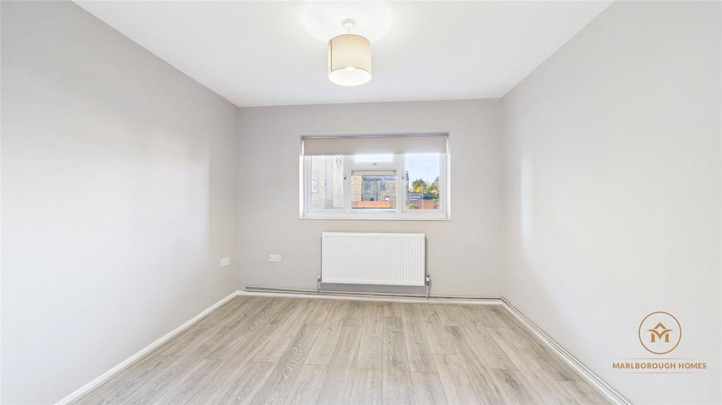 South Woodford E18