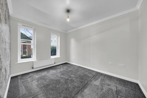 2 bedroom flat to rent, Glandford Way, Chadwell Heath RM6