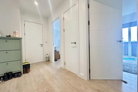 2 bedroom apartment to rent, London SE23