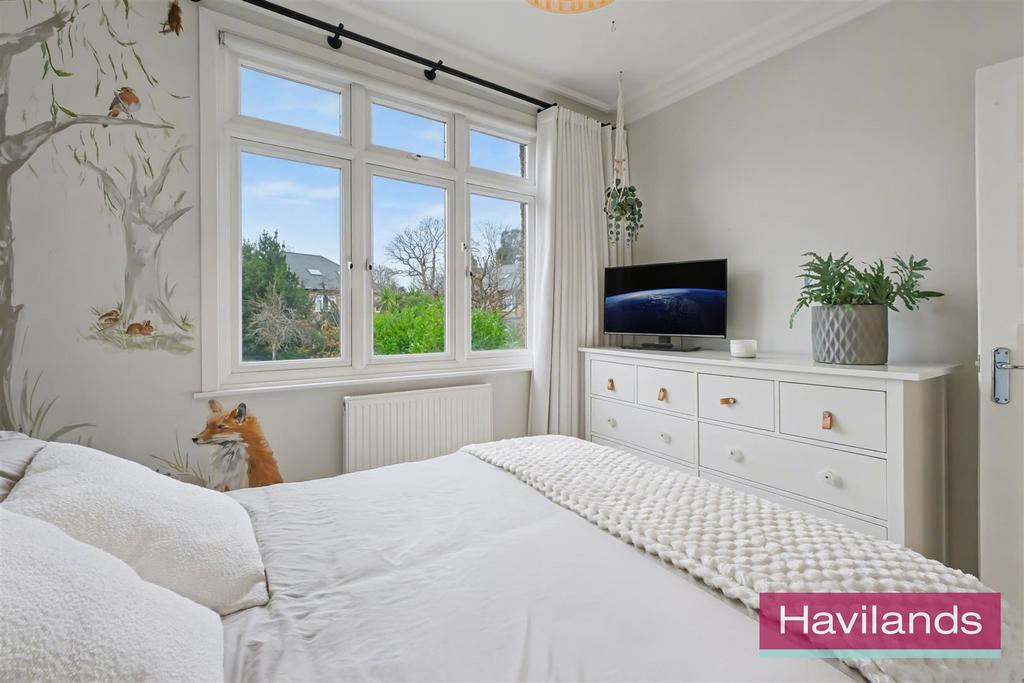 Vicars Moor Lane N21 1 BL-14.jpg