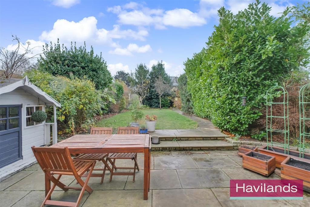 Vicars Moor Lane N21 1 BL-8.jpg