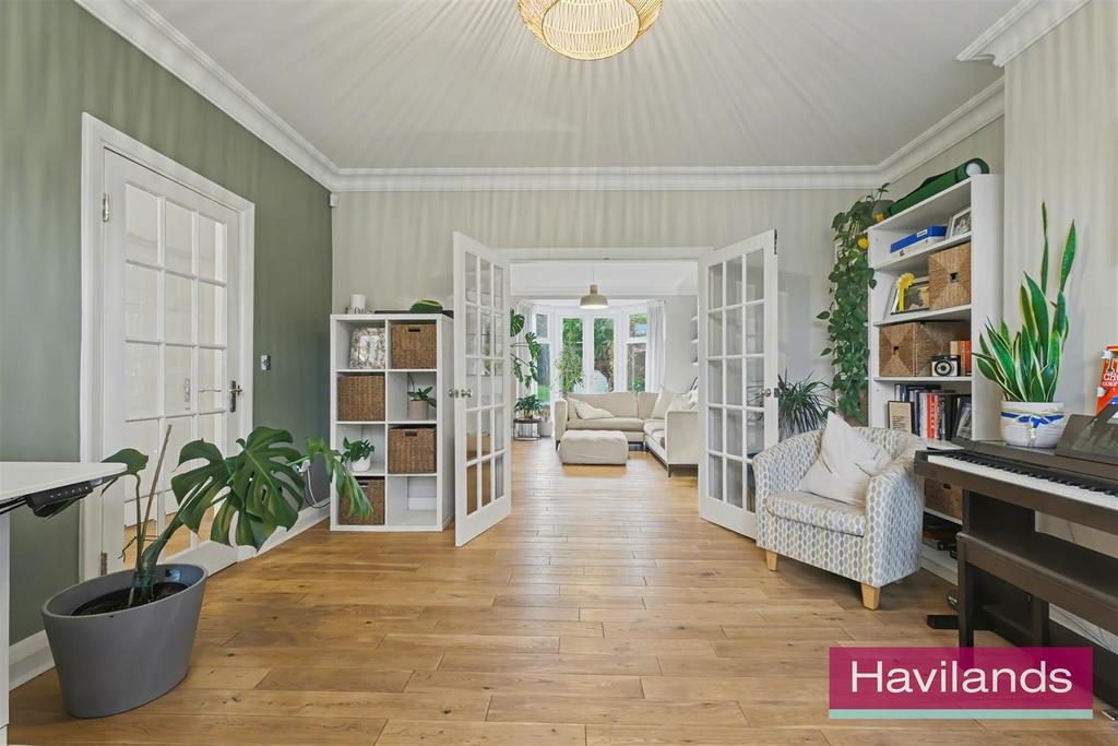 Vicars Moor Lane N21 1 BL-1.jpg