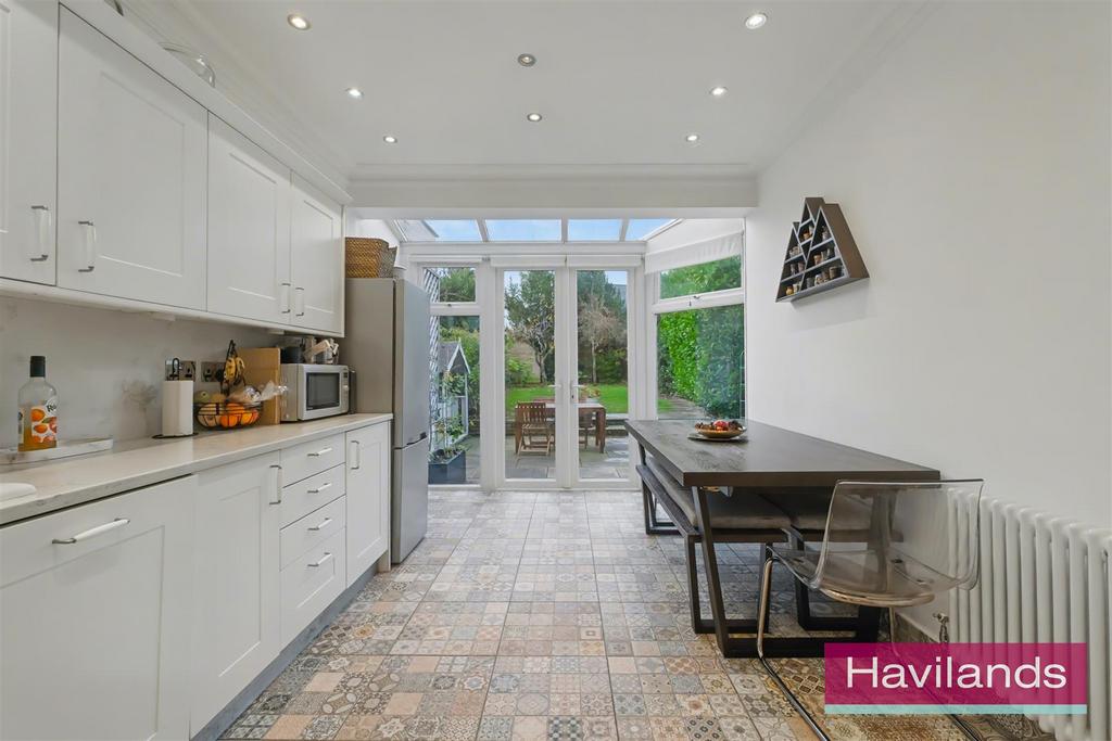 Vicars Moor Lane N21 1 BL-3.jpg