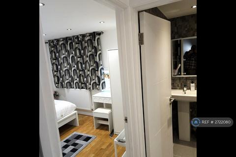 undefined, Botwell Lane, Hayes, UB3