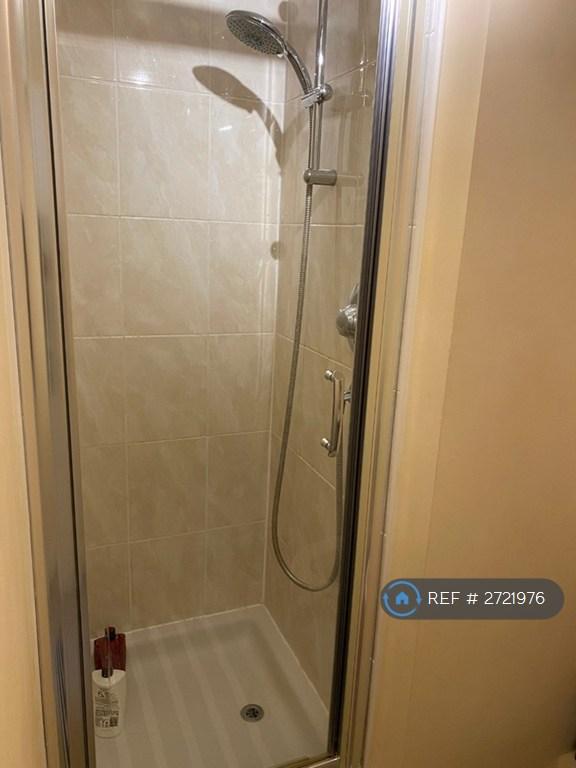 En-Suite Shower