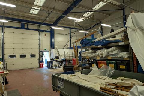 Warehouse to rent, Walnut Tree Clos Guildford GU1 4UG
