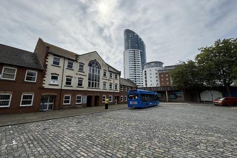 Office to rent, St Georges Sq Portsmouth PO1 3EY