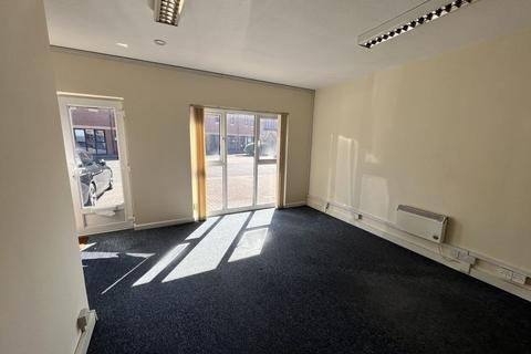 Office to rent, St Georges Sq Portsmouth PO1 3EY