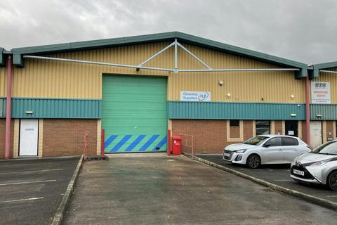Distribution warehouse to rent, Road One Winsford CW7 3PR