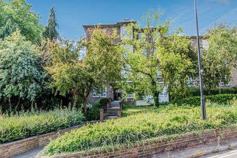 2 bedroom apartment to rent, N10