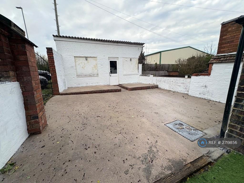 Additional Off Road Parking & Side Or Garage