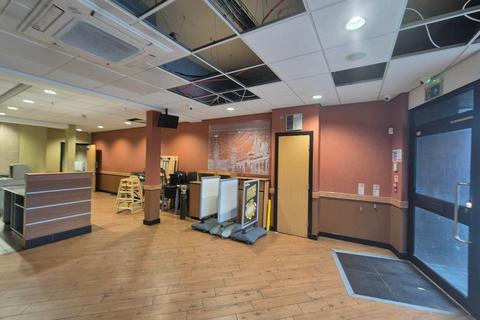 Retail property (high street) to rent, 13 Banks Rd Wirral CH48 0QX