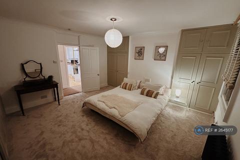 2 bedroom flat to rent, Grosvenor Park, London, SE5