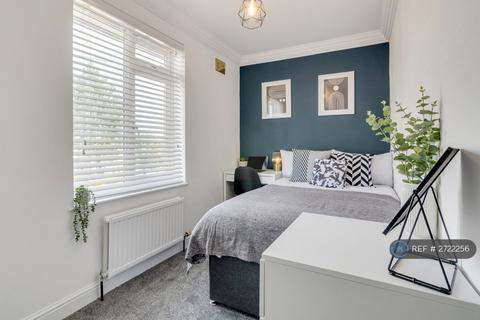 4 bedroom terraced house to rent, Horning Close, Norwich, NR5