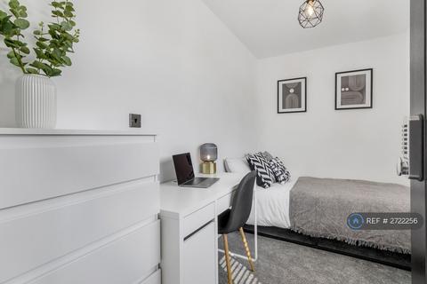 4 bedroom terraced house to rent, Horning Close, Norwich, NR5