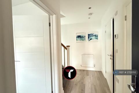 undefined, Crescent Drive, Aldershot, GU12