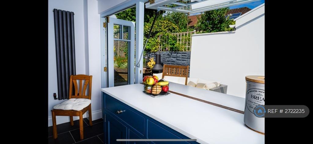 Breakfast Bar Looking Outside