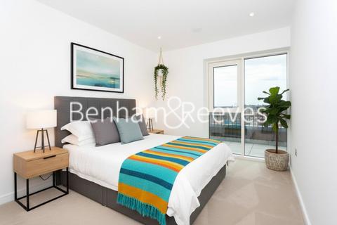 3 bedroom apartment to rent, Holland House, Fulham Reach W6
