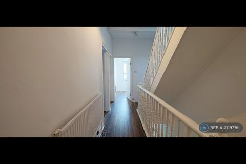 4 bedroom maisonette to rent, Willow Vale, London, W12