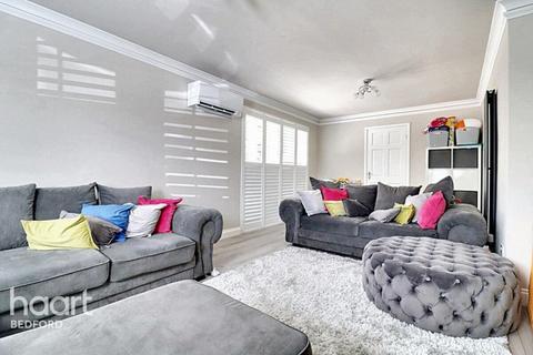 Witham Close, Bedford