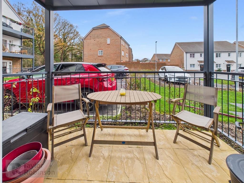 CAM02600 G0-PR0610-STILL006.jpg