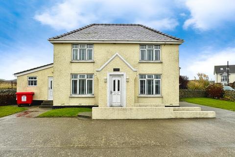 undefined, Lon St. Ffraid, Trearddur Bay, LL65