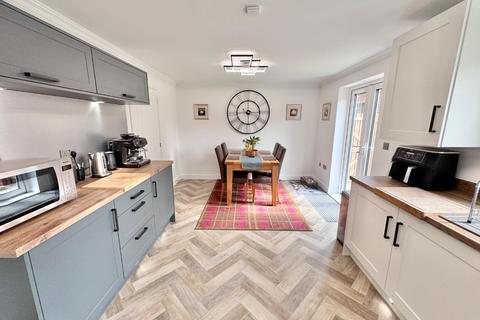 undefined, Mulberry Avenue