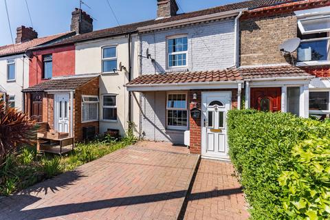 3 bedroom terraced house for sale, Station Road North, Belton