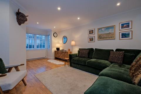 undefined, Manse Court, Forth