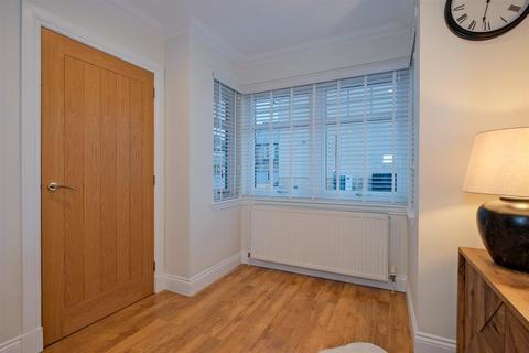 undefined, Manse Court, Forth