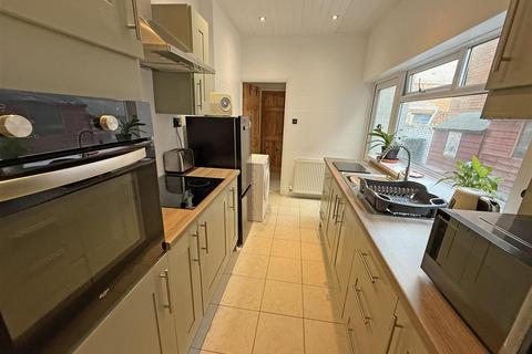 2 bedroom flat for sale, Chirton West View, North Shields