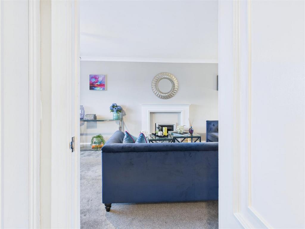 CAM04279 G0-PR0262-STILL017.jpg