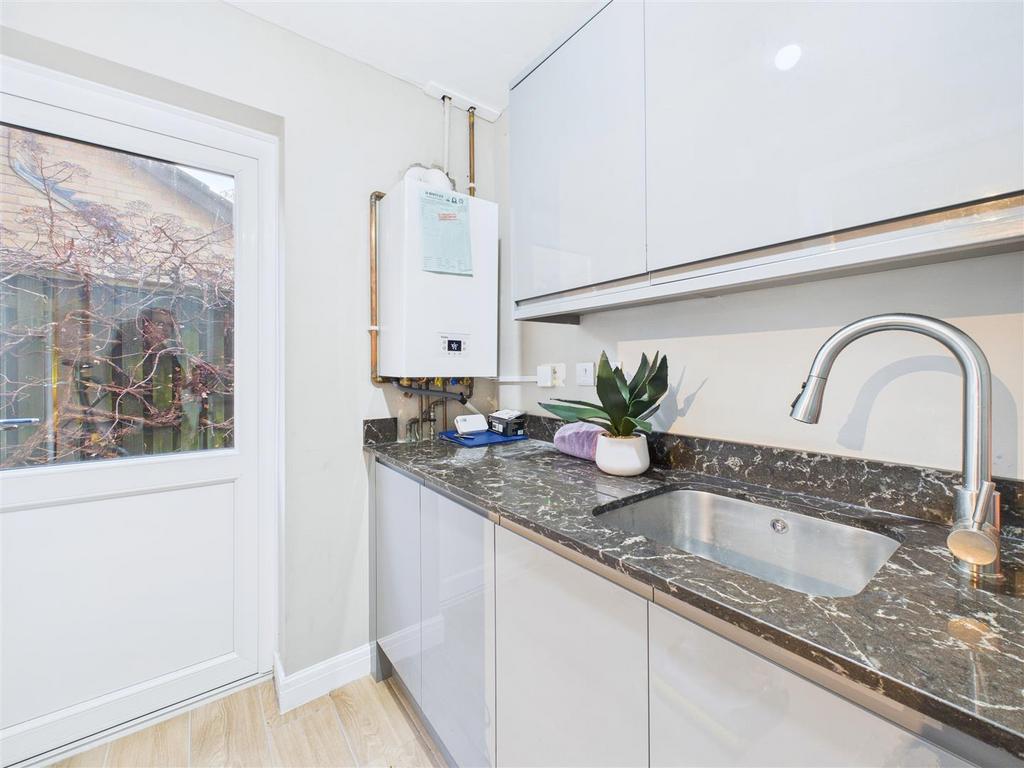 CAM04279 G0-PR0262-STILL029.jpg