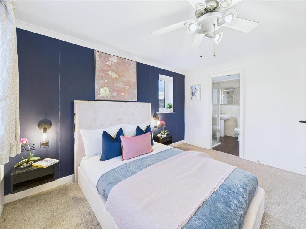 CAM04279 G0-PR0262-STILL047.jpg