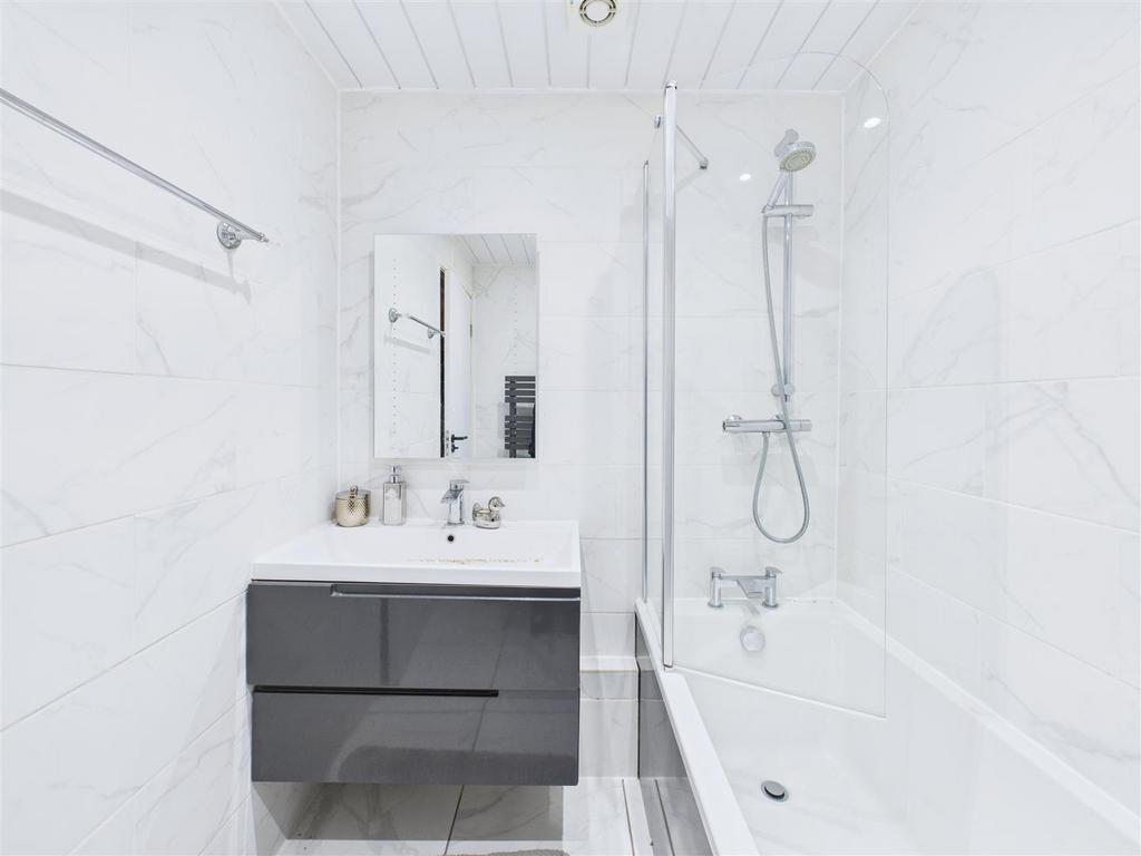 CAM04279 G0-PR0262-STILL052.jpg