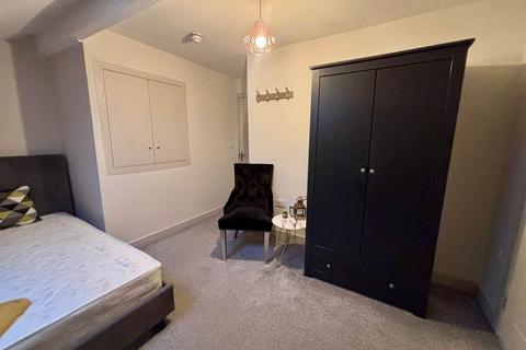1 bedroom in a house share to rent, Hough Lane (Room 5), West Yorkshire LS13