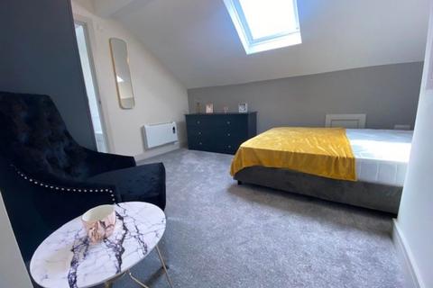 1 bedroom in a house share to rent, Hough Lane (Room 5), West Yorkshire LS13