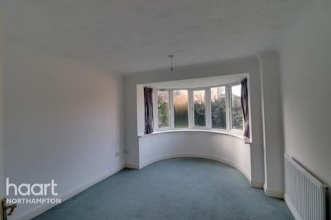5 bedroom detached house to rent, Meadow Sweet Road, Rushden