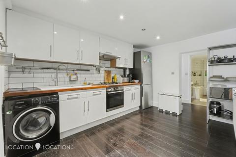 undefined, Dunsmure Road, London, N16