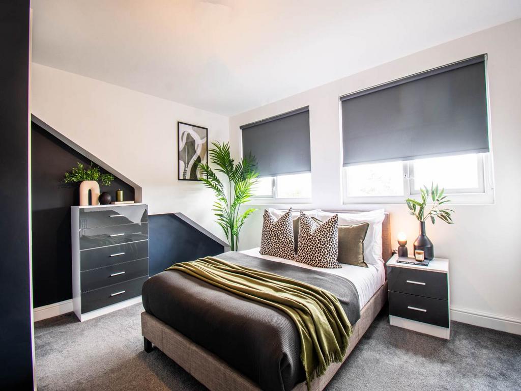 24 Grovehall Drive R