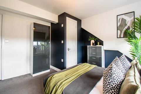 undefined, Grovehall Drive (room 4), West Yorkshire LS11