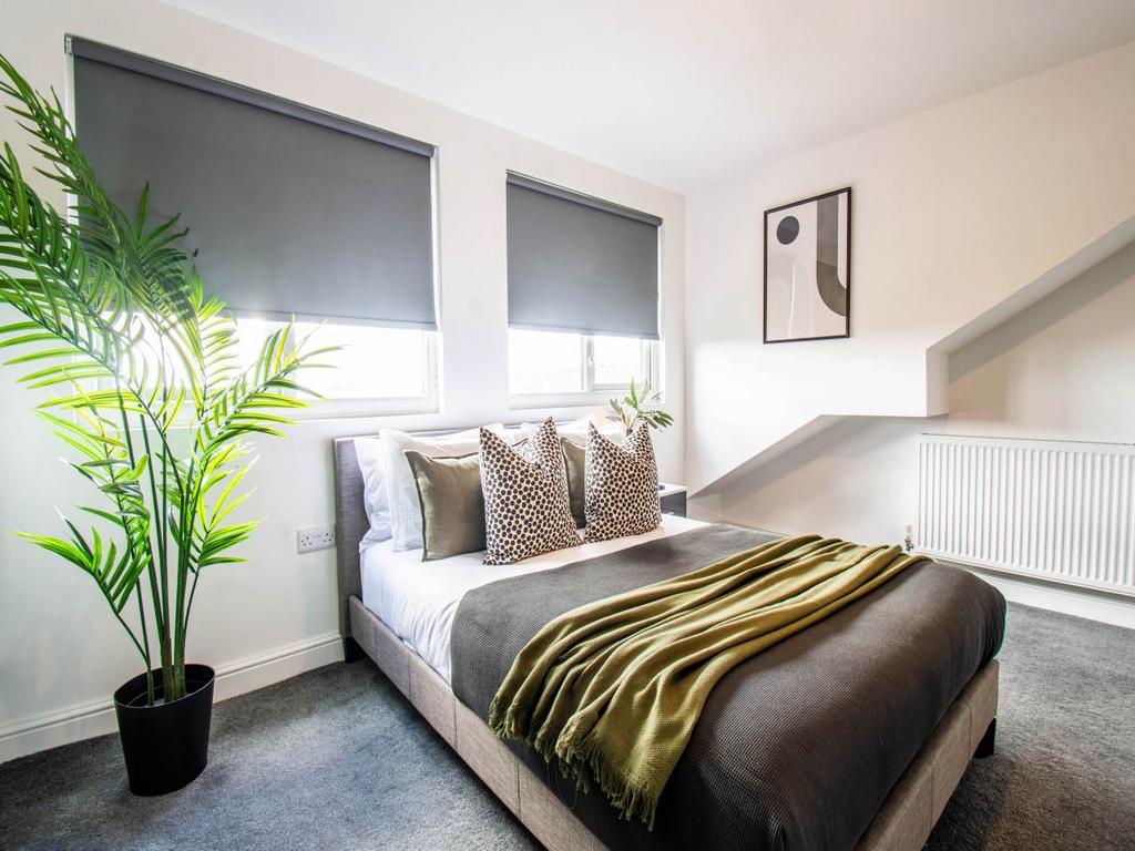 24 Grovehall Drive R