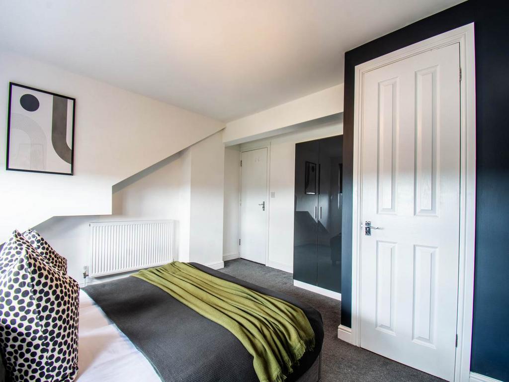 24 Grovehall Drive R