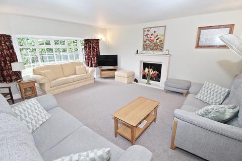 5 bedroom detached house for sale, Manor Park Drive, Westoning