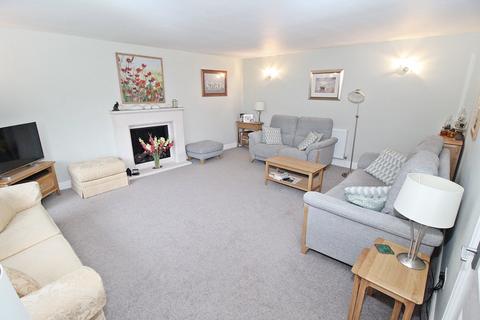 5 bedroom detached house for sale, Manor Park Drive, Westoning