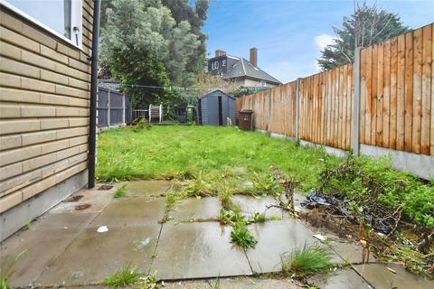 3 bedroom terraced house to rent, Davington Road, Dagenham, RM8